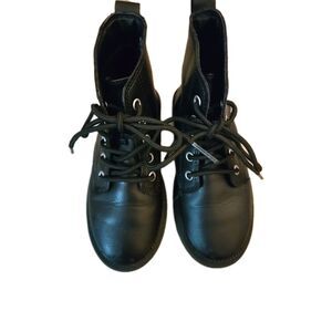 Old Navy Girls Black Jack Size 12 Ankle / Combat Boots Pre-owned Good Condition